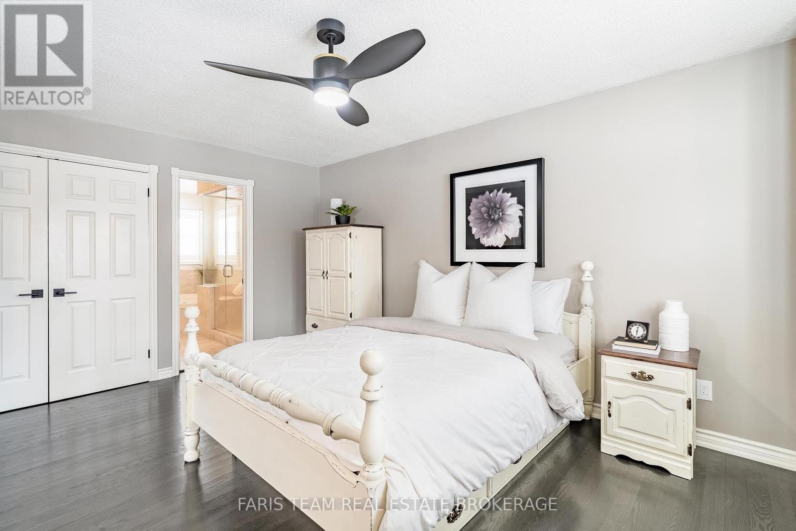 5 BAILEY CRESCENT - 21