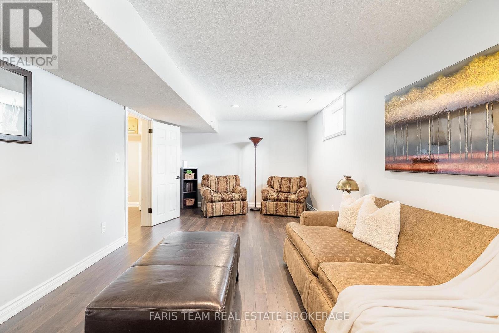 5 BAILEY CRESCENT - 29