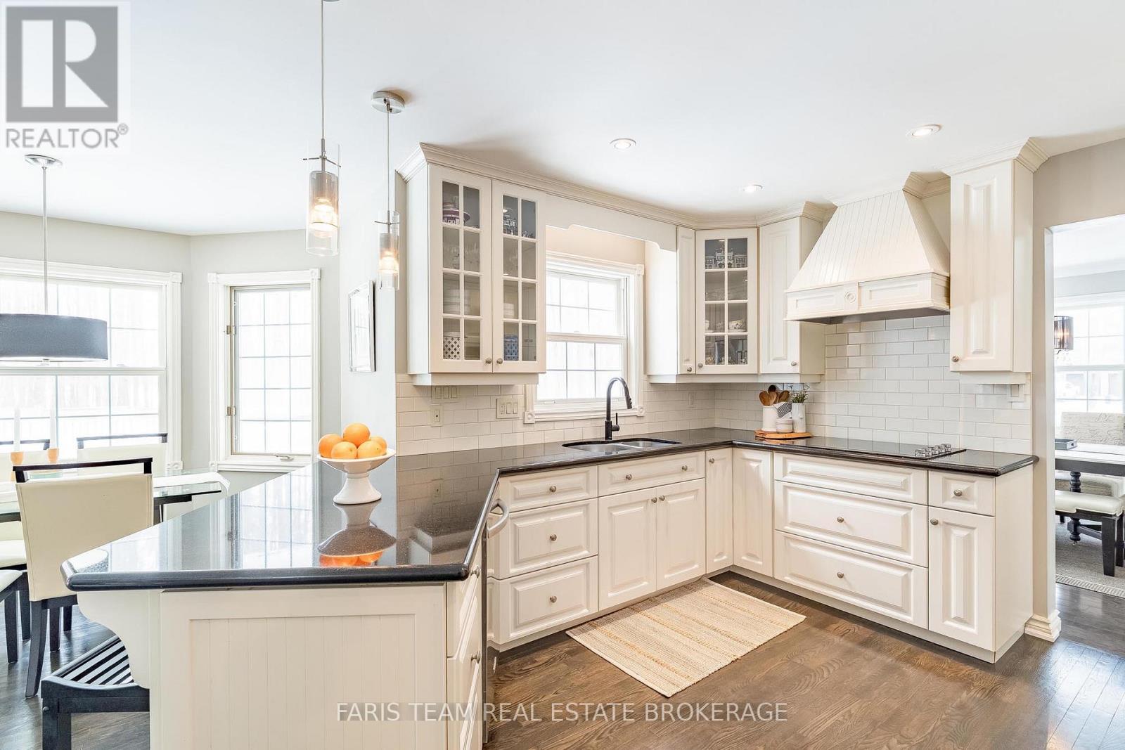 5 BAILEY CRESCENT - 6