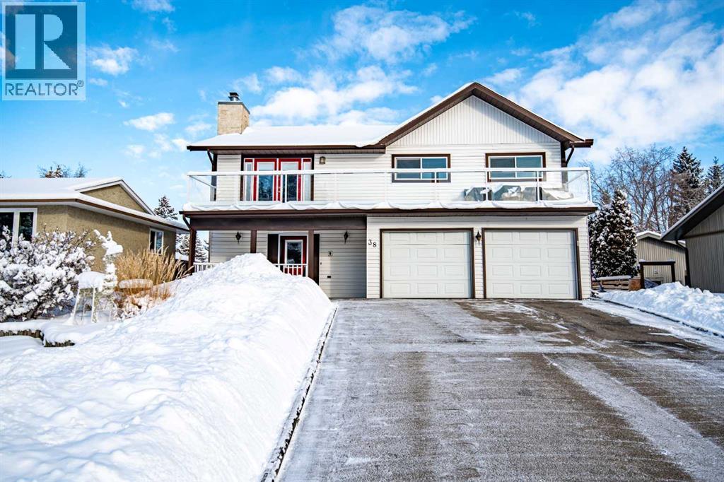 38 45 Street Close, Sylvan Lake