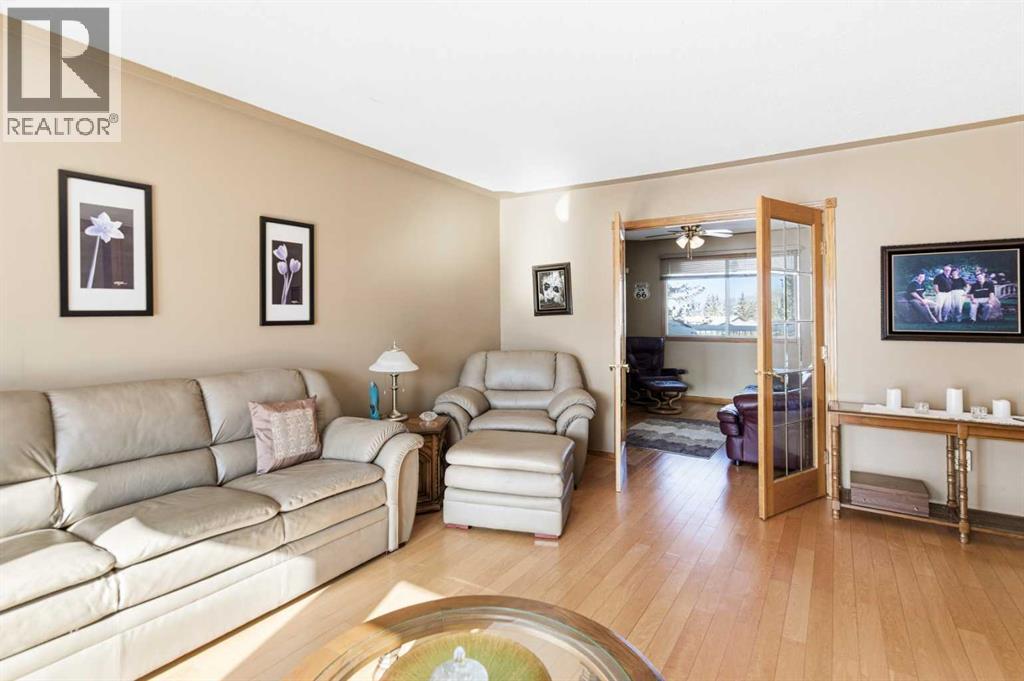 38 45 Street Close, Sylvan Lake