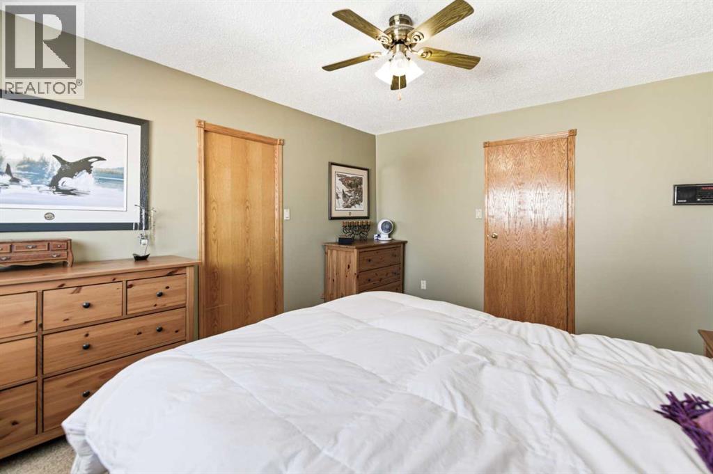 38 45 Street Close, Sylvan Lake