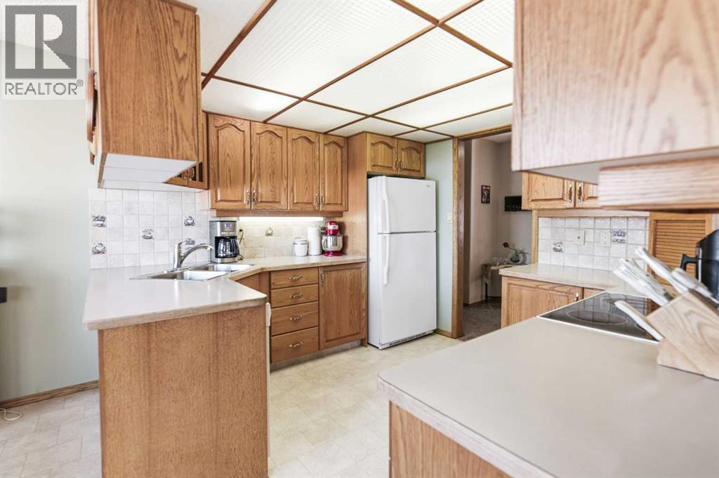 38 45 Street Close, Sylvan Lake