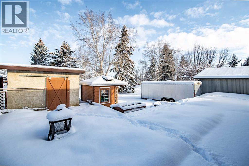 38 45 Street Close, Sylvan Lake