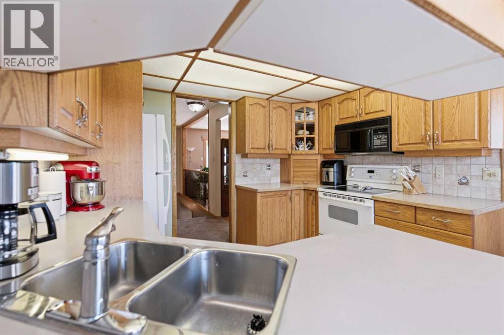 38 45 Street Close, Sylvan Lake