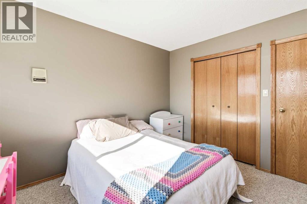 38 45 Street Close, Sylvan Lake