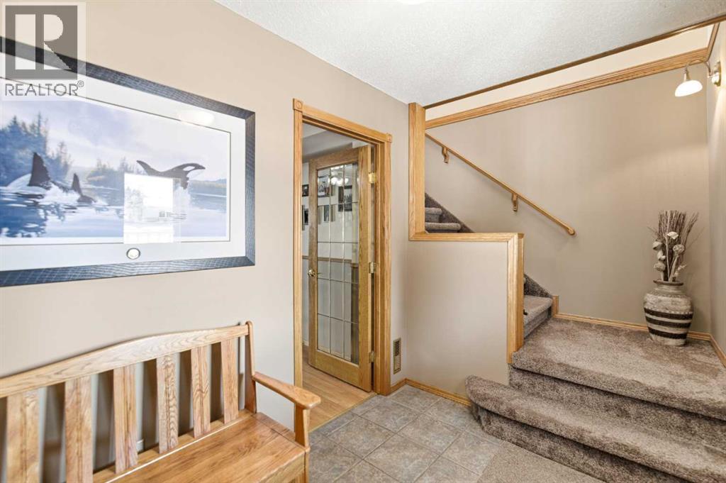 38 45 Street Close, Sylvan Lake