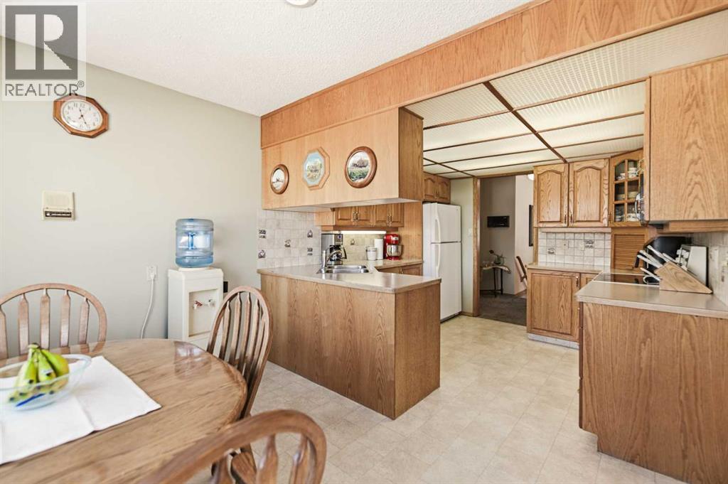 38 45 Street Close, Sylvan Lake