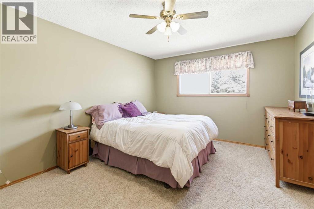 38 45 Street Close, Sylvan Lake