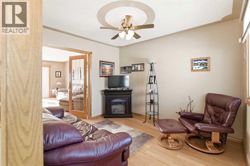 38 45 Street Close, Sylvan Lake