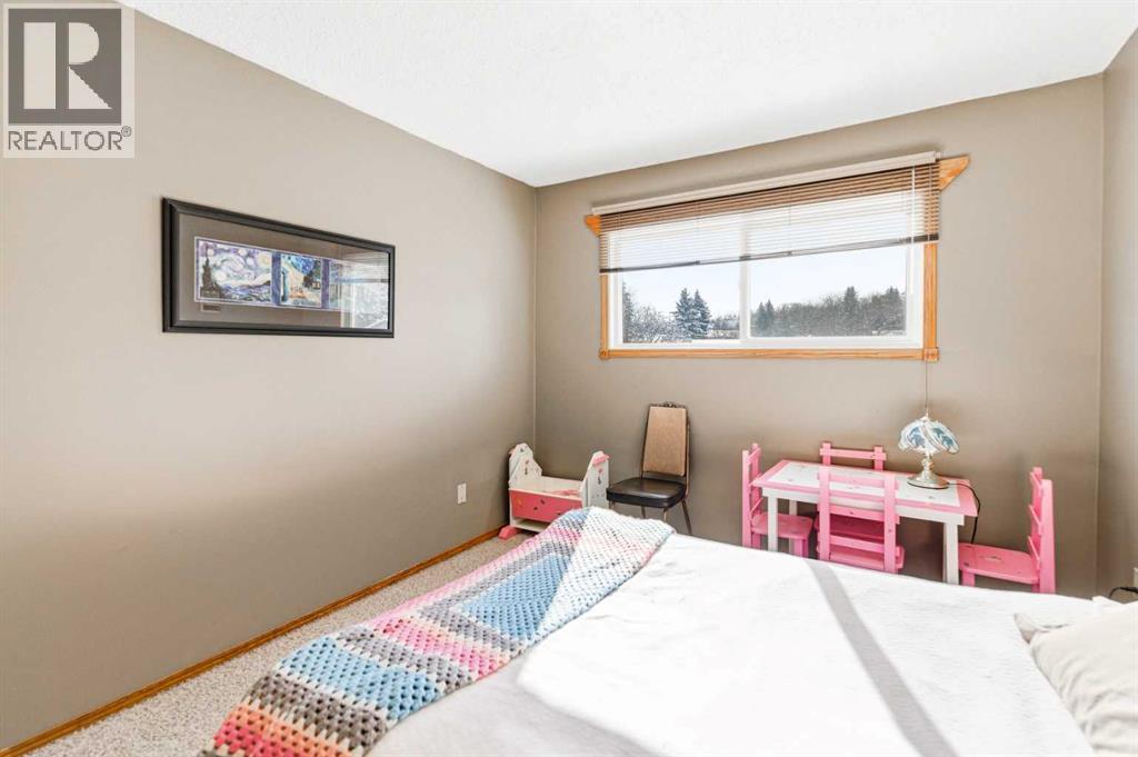 38 45 Street Close, Sylvan Lake