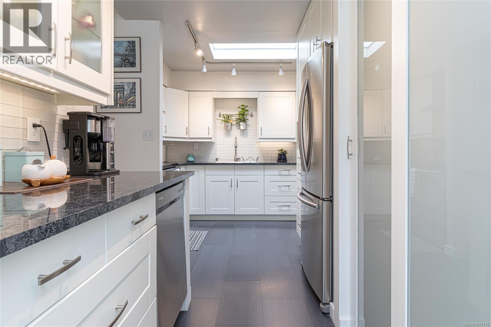 1051 CHESTERFIELD RD - 14