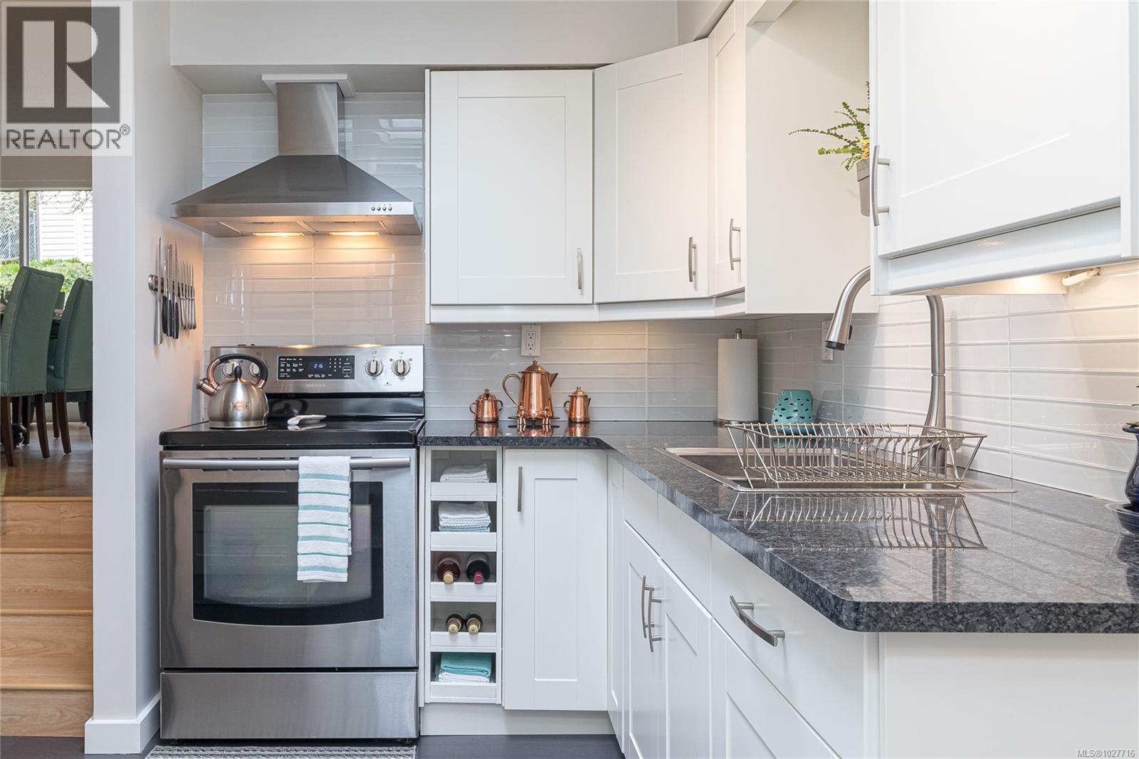 1051 CHESTERFIELD RD - 17