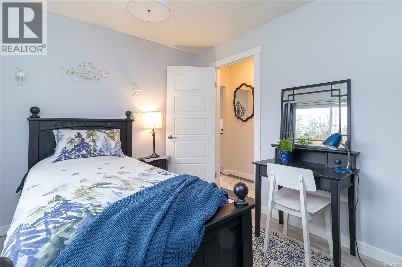 1051 CHESTERFIELD RD - 23