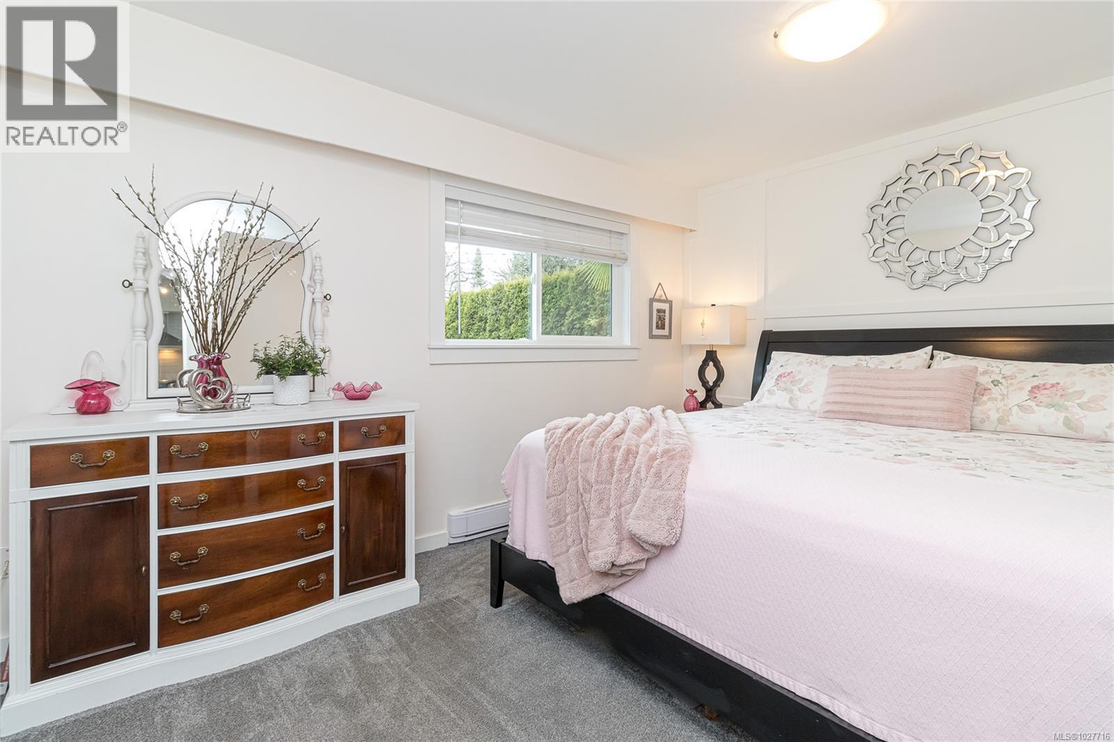 1051 CHESTERFIELD RD - 18