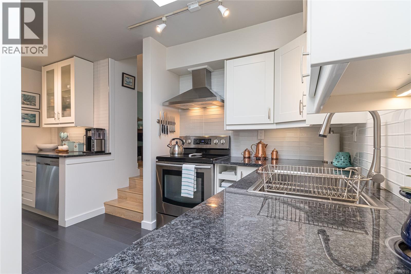 1051 CHESTERFIELD RD - 12