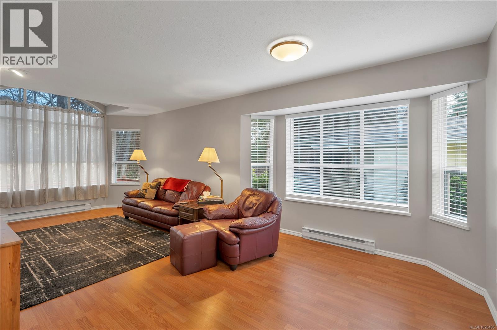 #15 605 ROCKLAND RD - 16