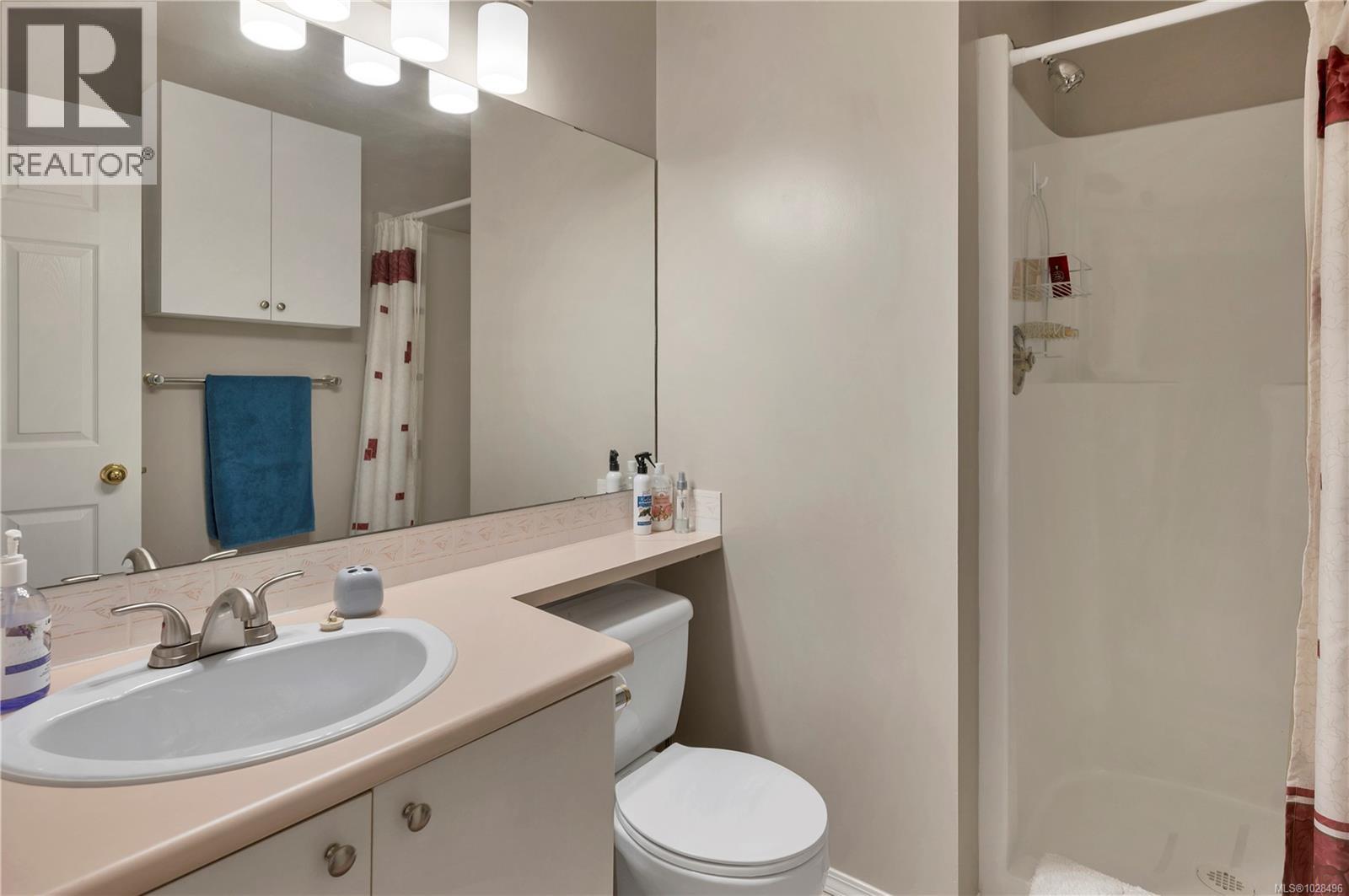 #15 605 ROCKLAND RD - 23