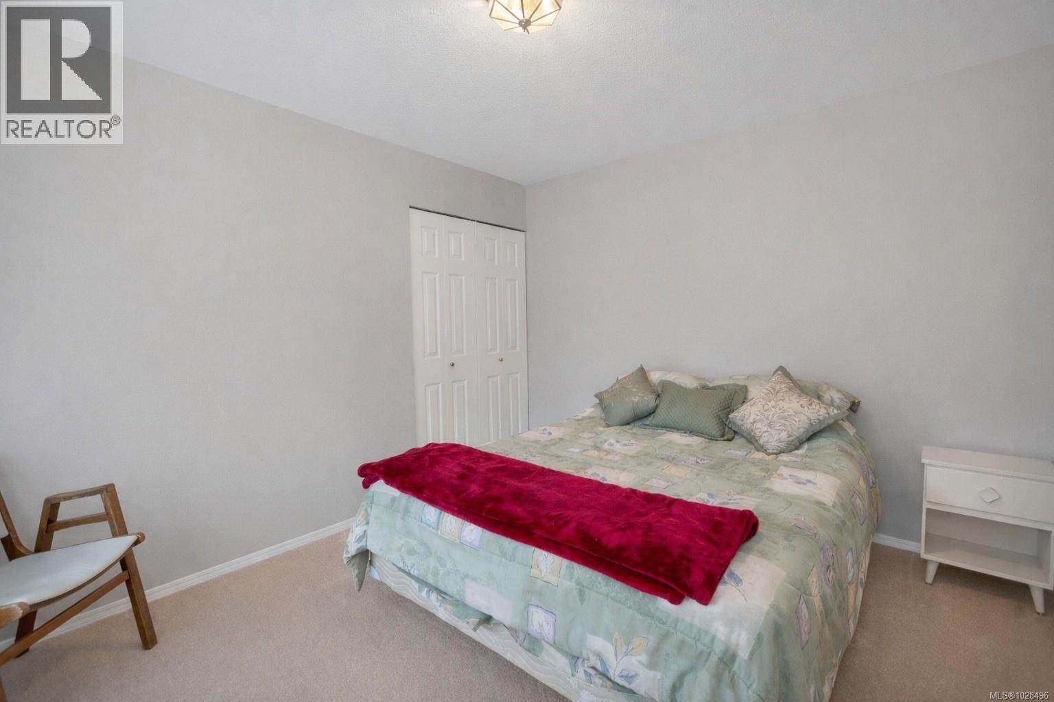 #15 605 ROCKLAND RD - 24