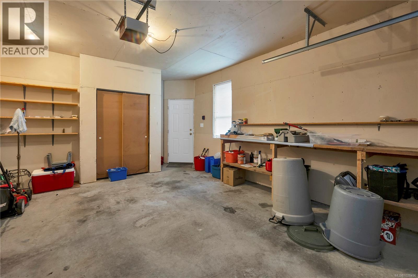 #15 605 ROCKLAND RD - 27