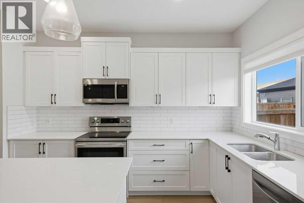 Single Family House for Sale in  Wolf Creek Way SE Wolf Willow Calgary 