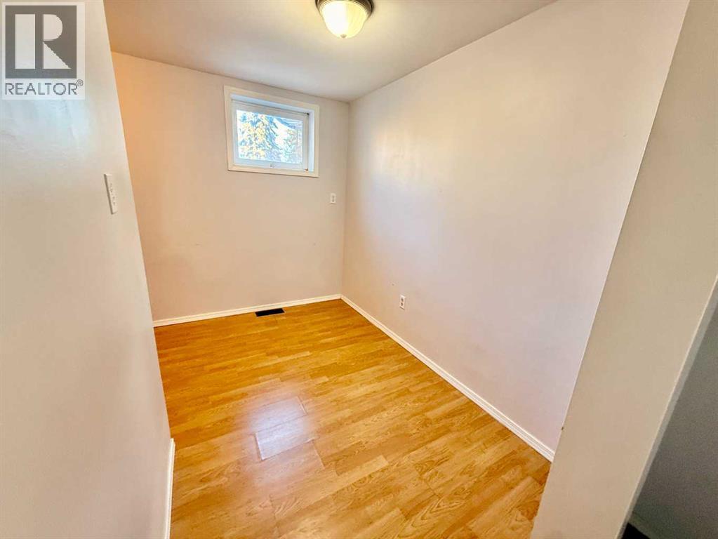 518 3 Street — photo 10