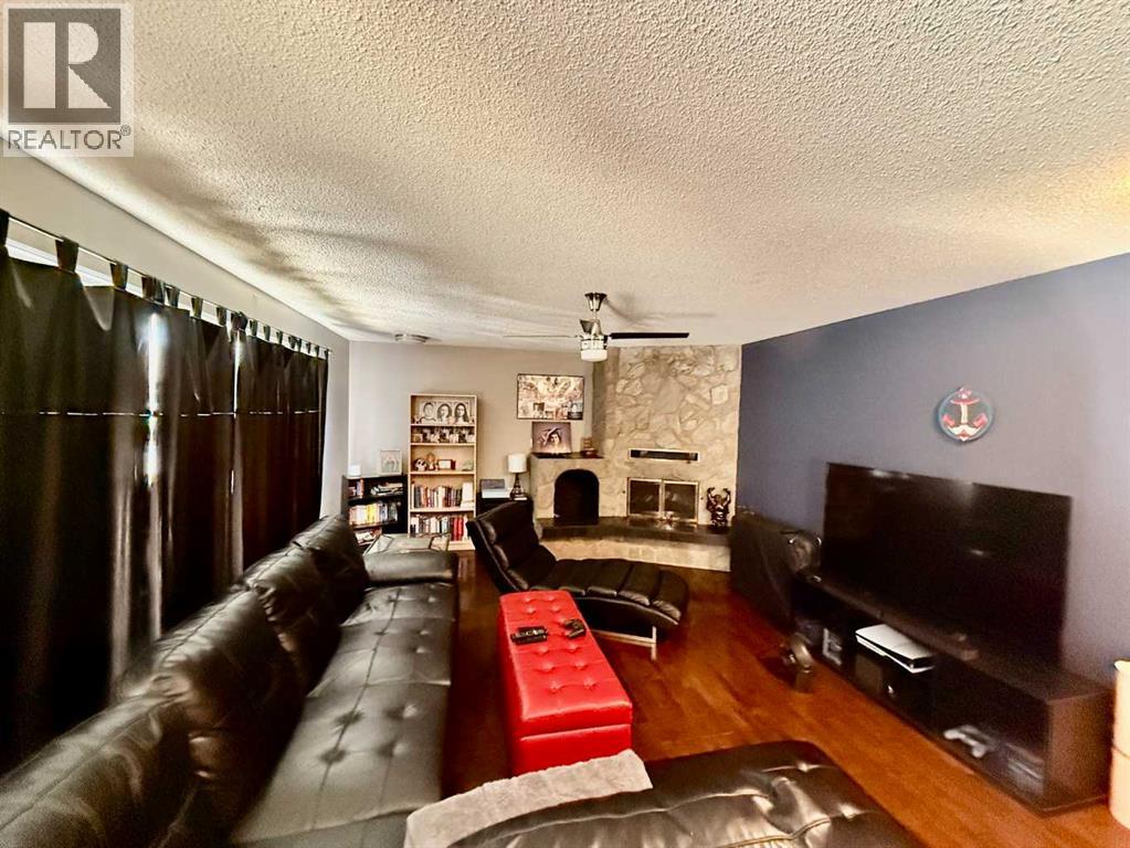 518 3 Street - photo 3
