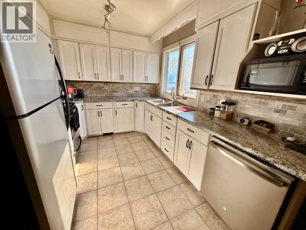 518 3 Street - photo 5
