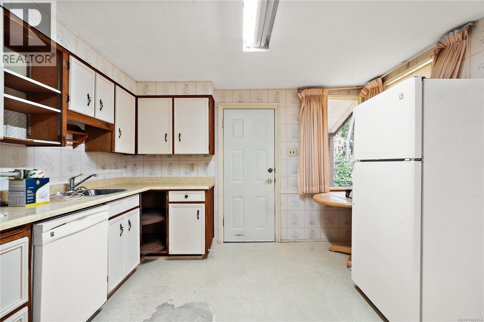  1085 Primrose Road, Saanich