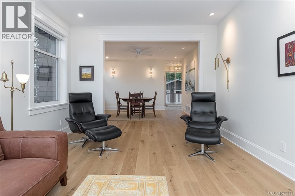 2614 AVEBURY AVE - 16