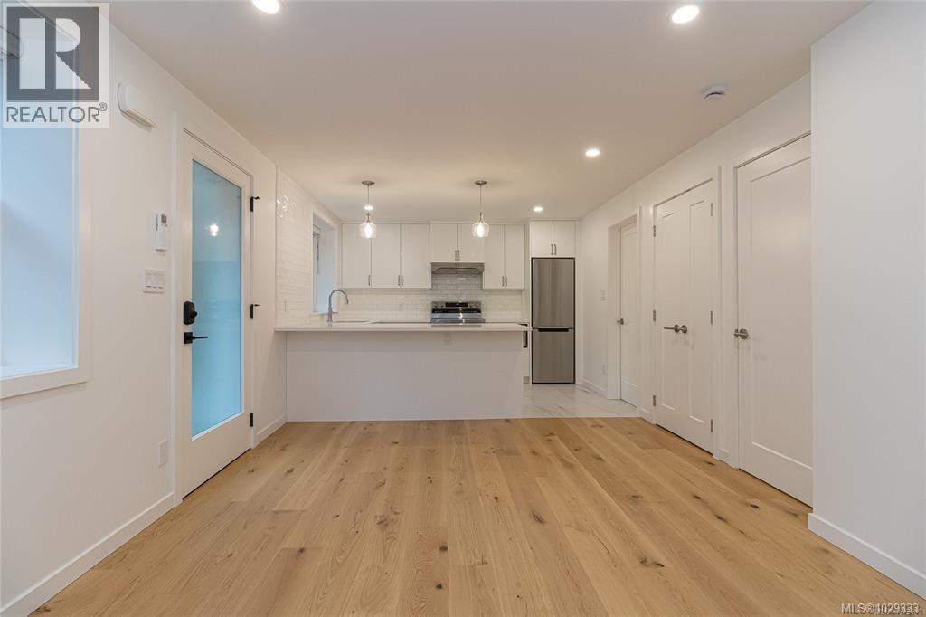 2614 AVEBURY AVE - 35