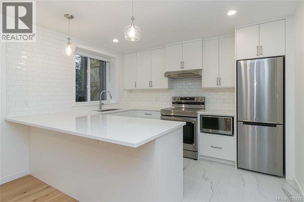 2614 AVEBURY AVE - 36