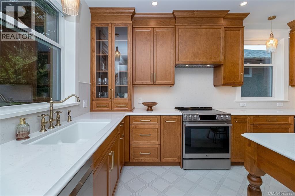 2614 AVEBURY AVE - 8