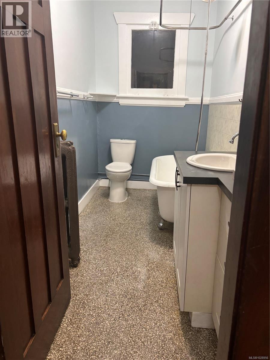  1010 Queens Avenue, Victoria