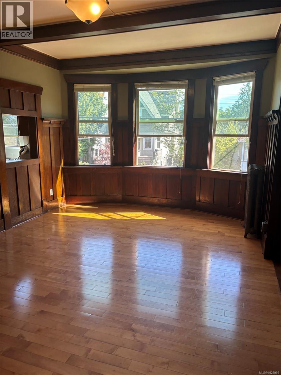  1010 Queens Avenue, Victoria