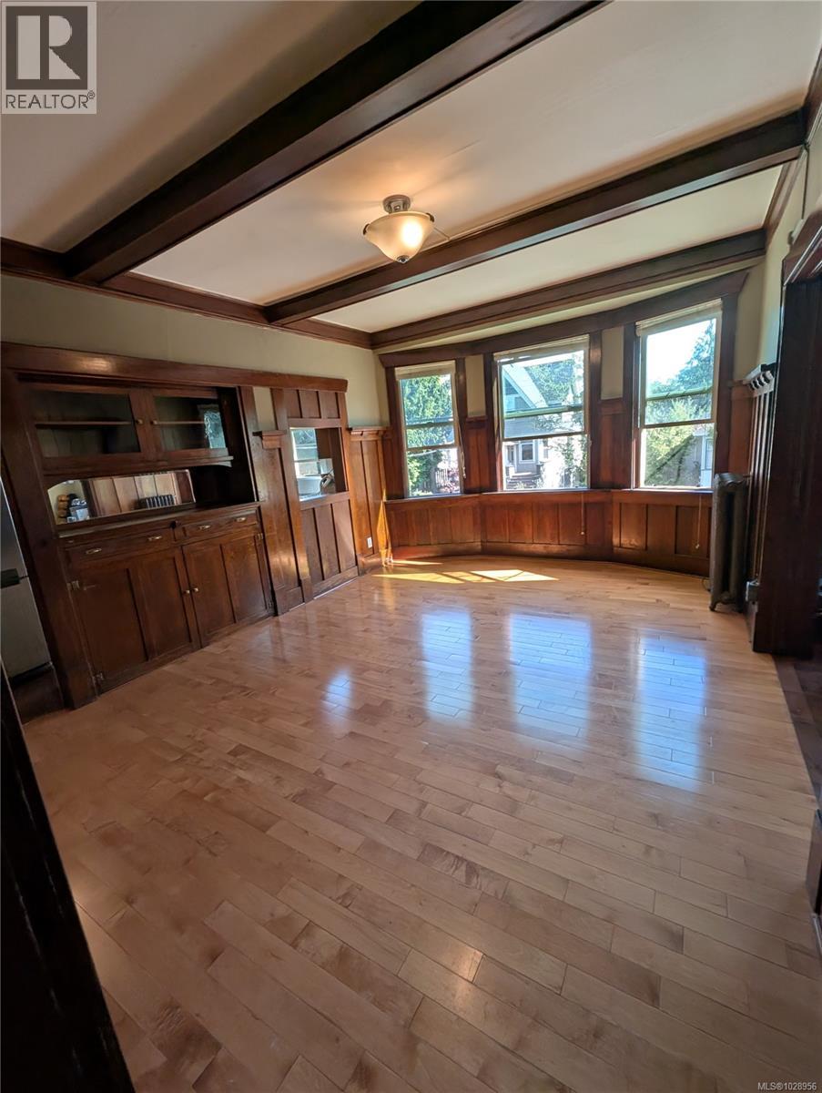  1010 Queens Avenue, Victoria