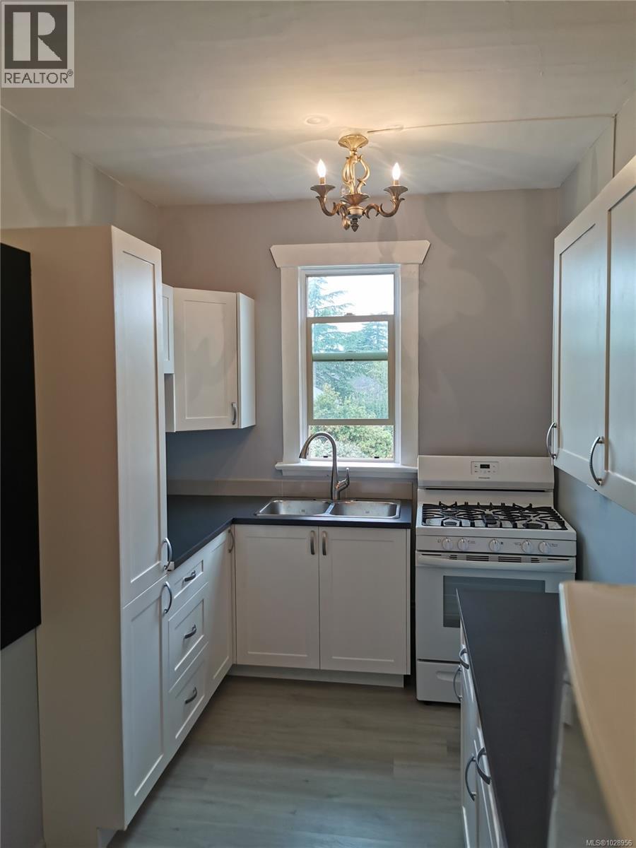  1010 Queens Avenue, Victoria