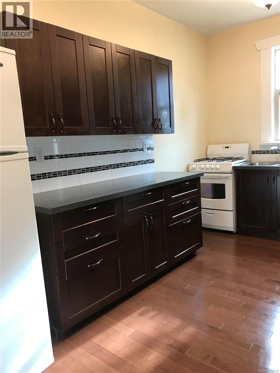  1010 Queens Avenue, Victoria