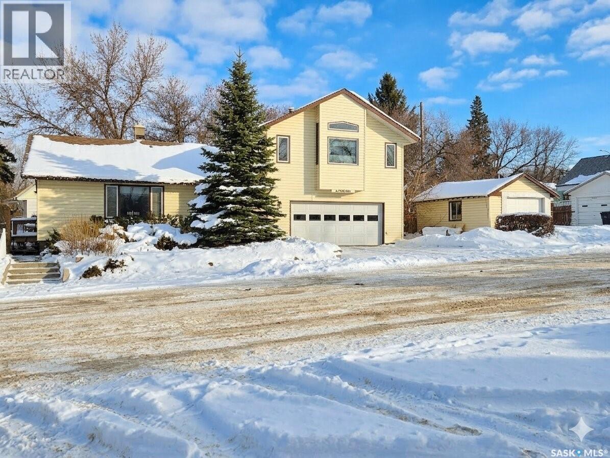 Single Family House for Sale in  rd AVENUE NE Swift Current 