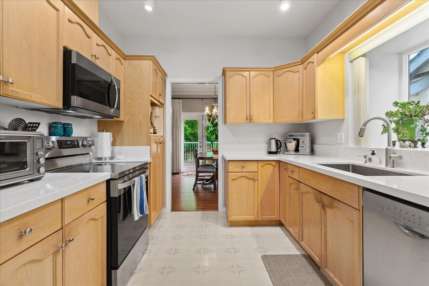 311 MIAMI RIVER DRIVE, Harrison Hot Springs, Harrison Hot Springs