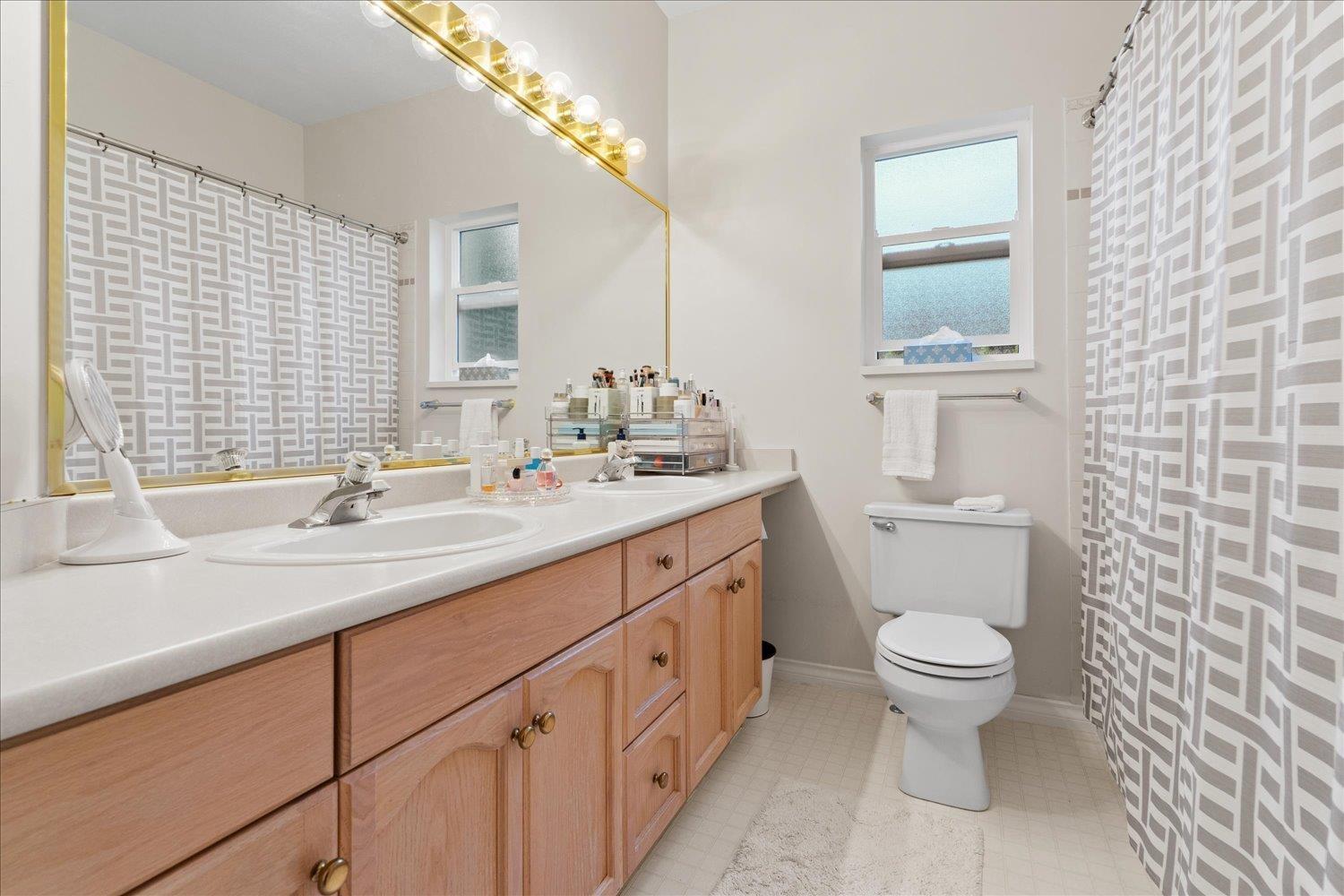 311 MIAMI RIVER DRIVE, Harrison Hot Springs, Harrison Hot Springs