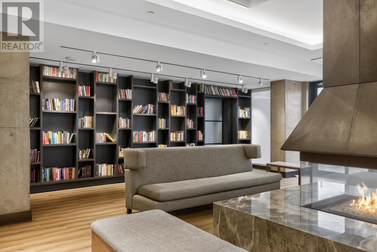 Property 32 of 51 of 1601 1650 Granville Street