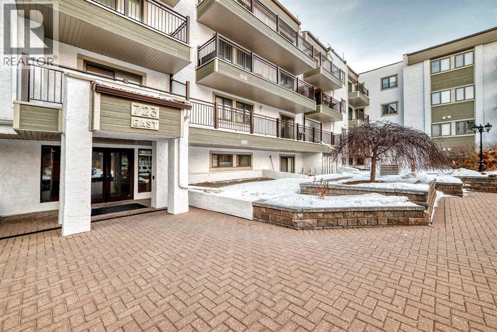 Single Family House for Sale in    Avenue SW Windsor Park Calgary 