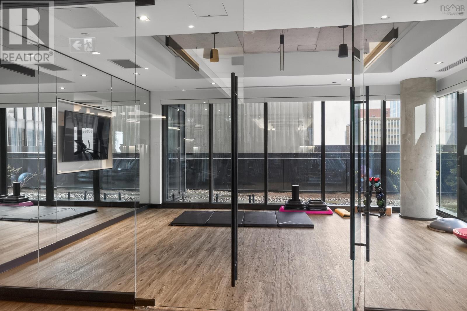 Property 46 of 51 of 1601 1650 Granville Street