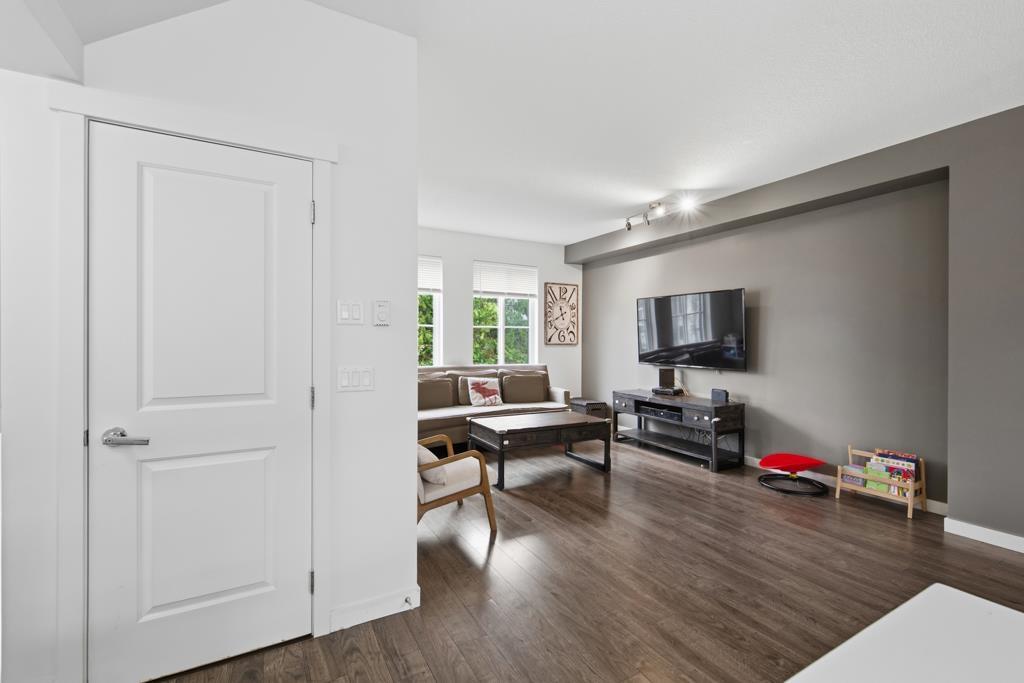 #10-10735 84 Avenue, Delta