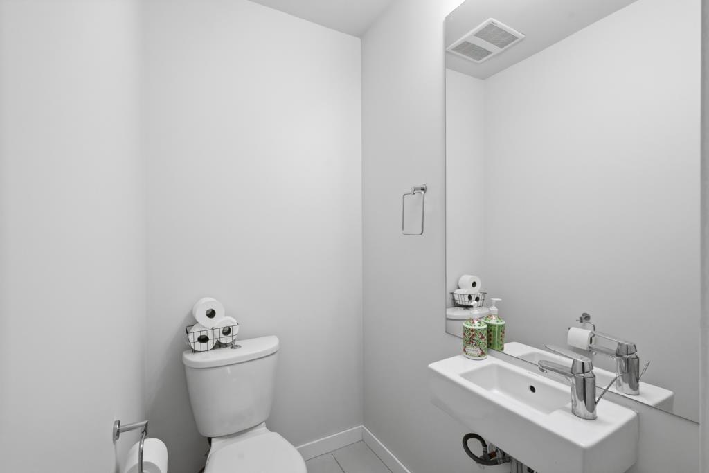 #10-10735 84 Avenue, Delta