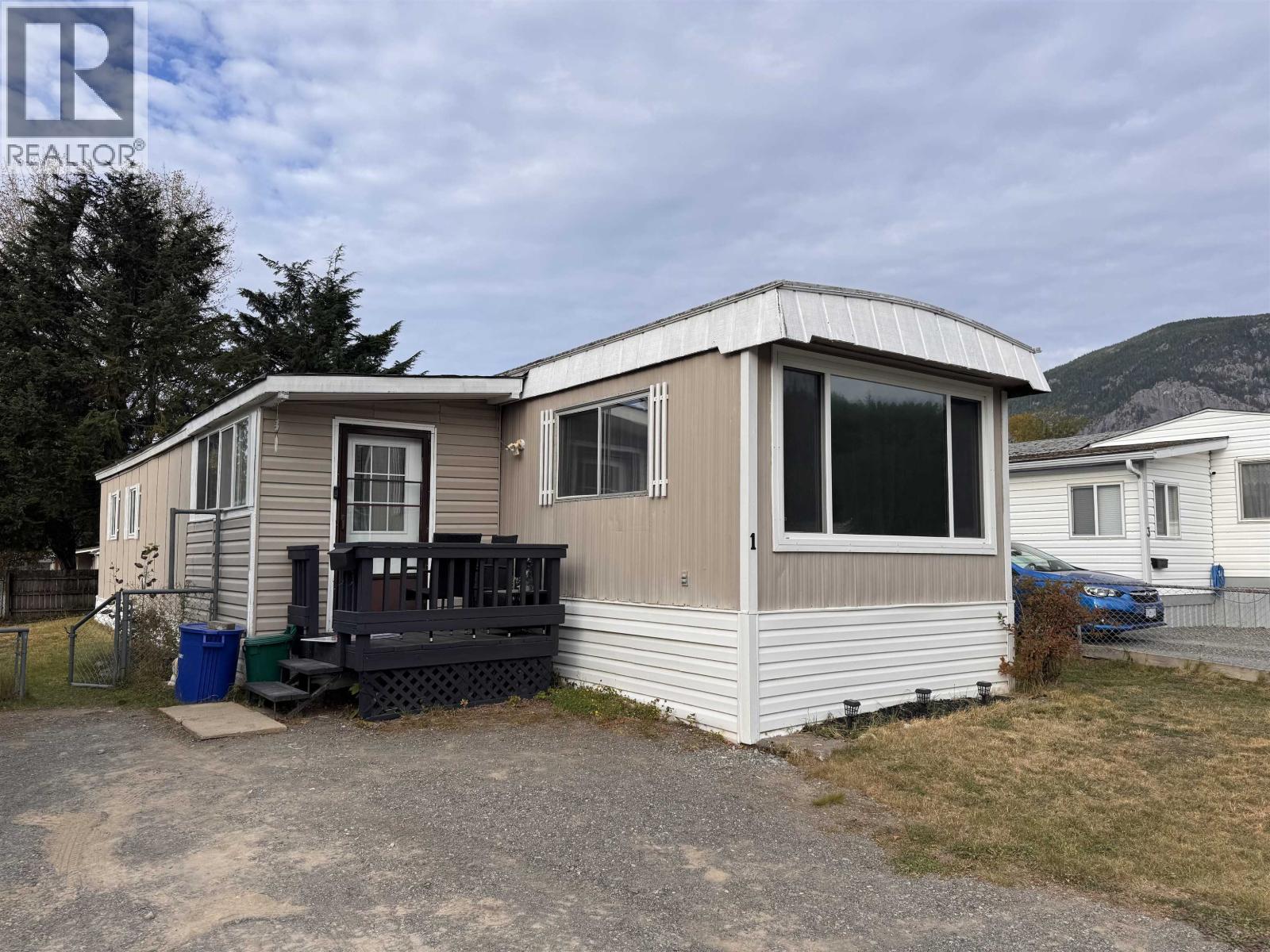 #1 3889 MULLER AVENUE - 24