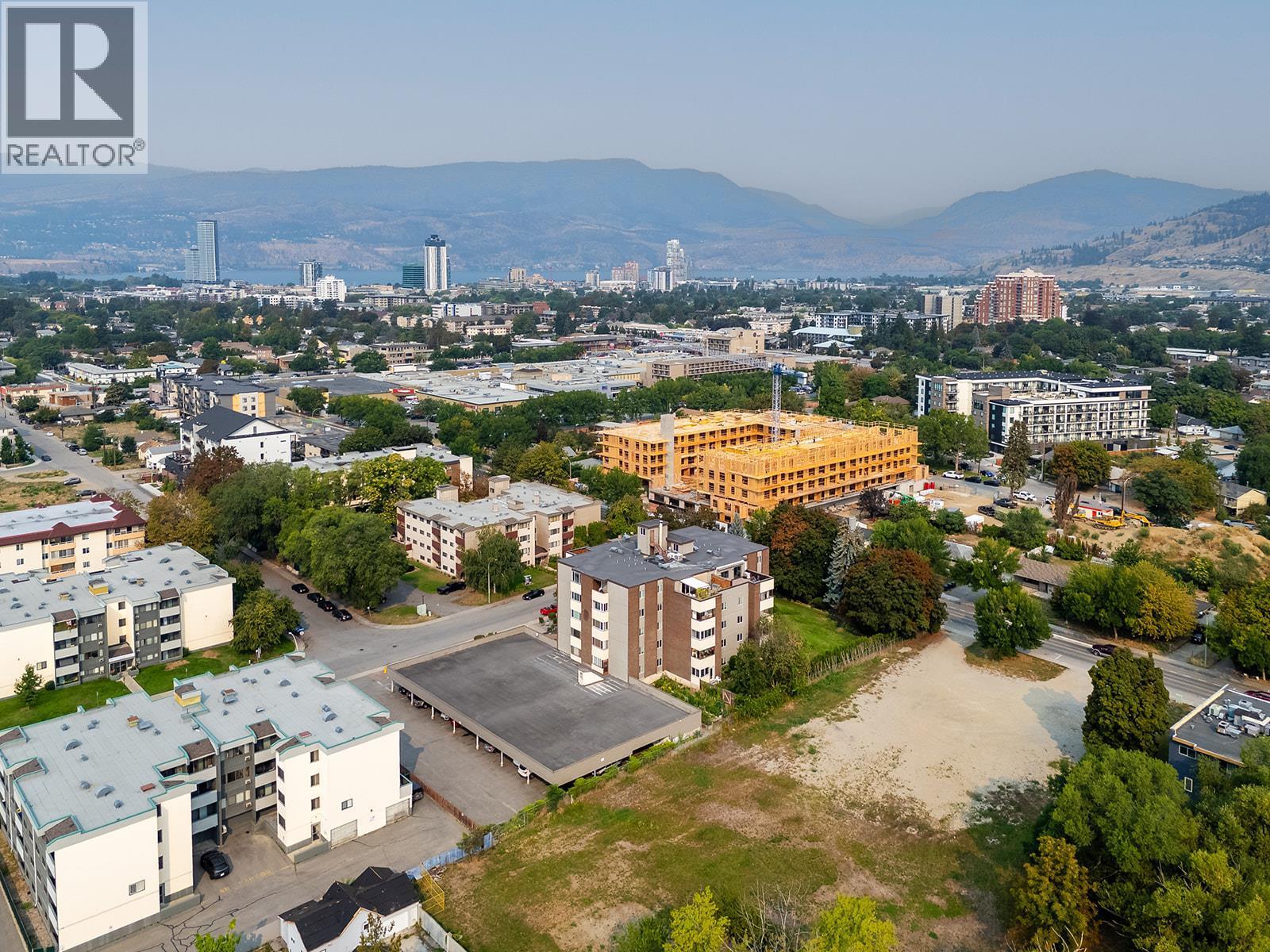 1915 Pacific Court Unit# 104, Kelowna