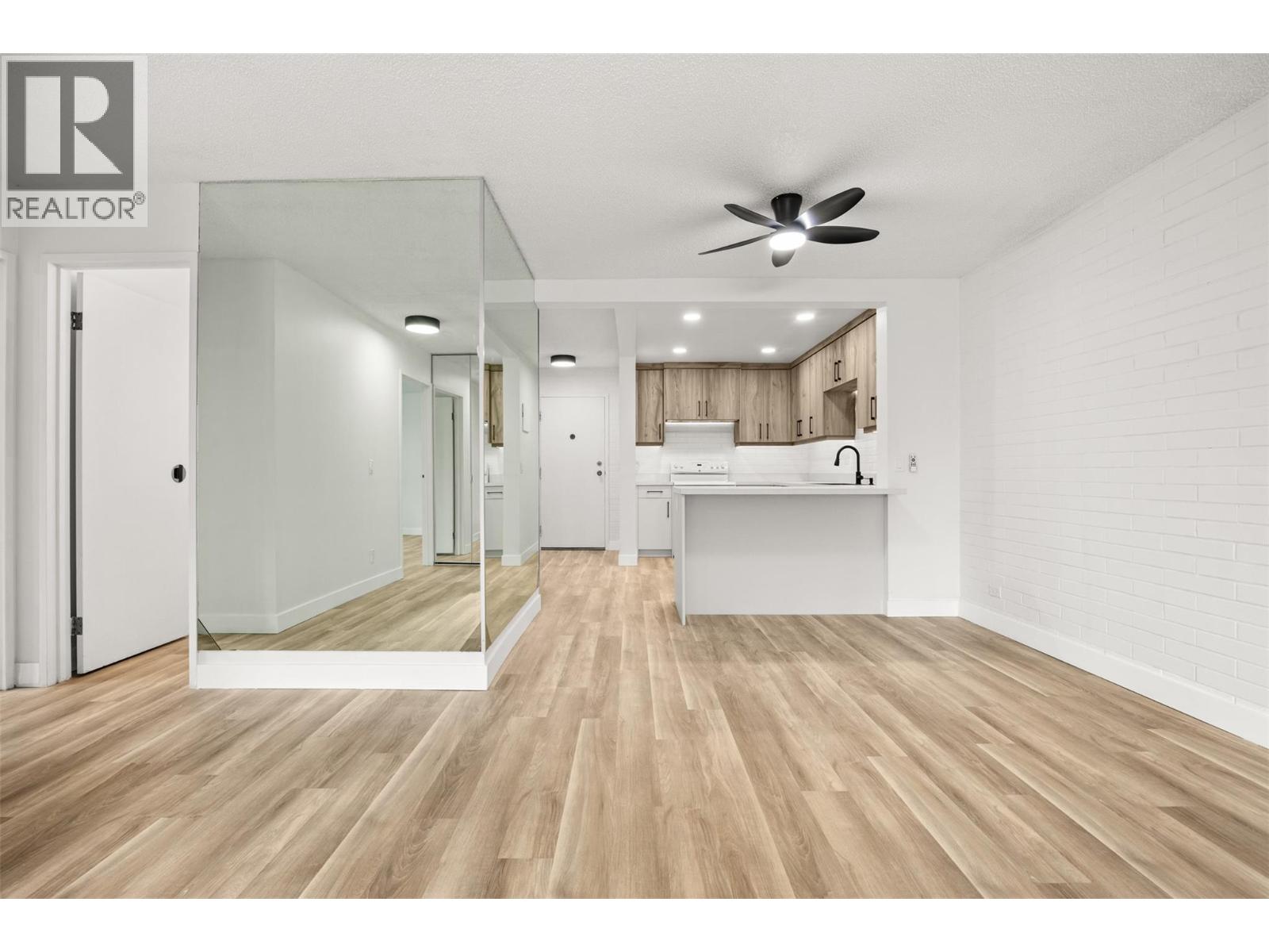 1915 Pacific Court Unit# 104, Kelowna