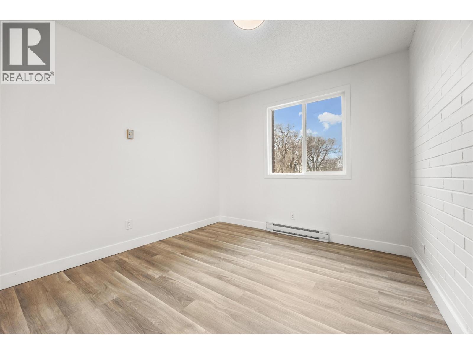 1915 Pacific Court Unit# 104, Kelowna